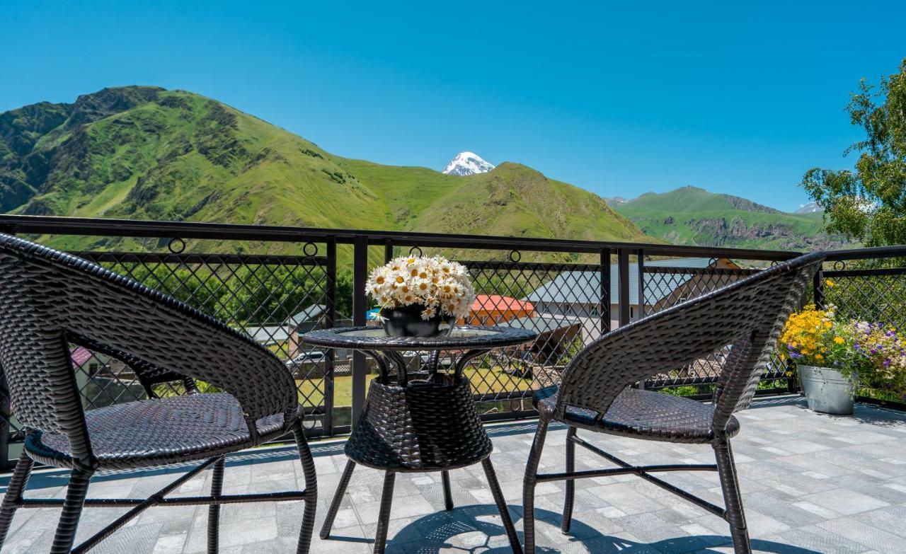 Travel Inn Kazbegi Stepantsminda Exterior foto