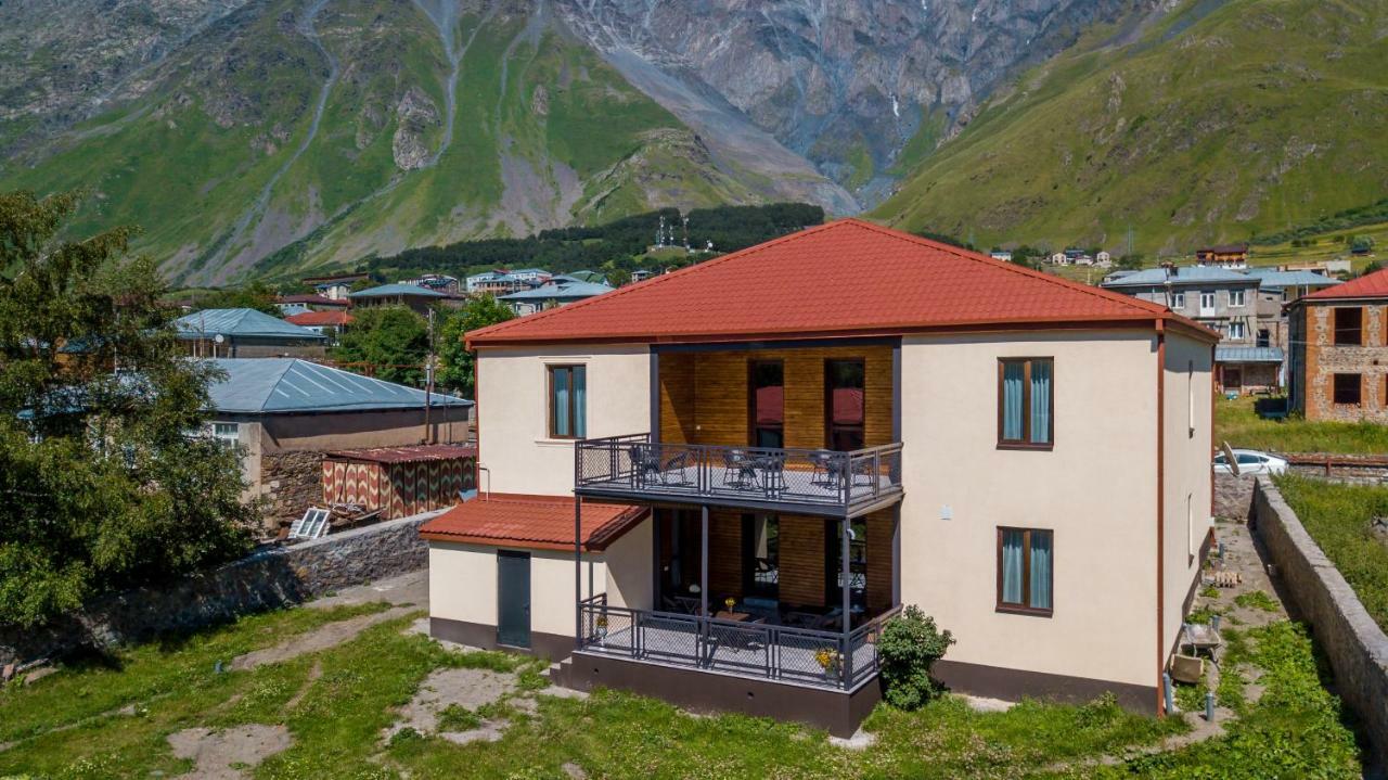Travel Inn Kazbegi Stepantsminda Exterior foto