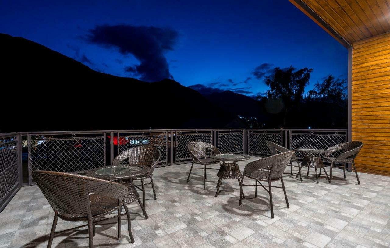 Travel Inn Kazbegi Stepantsminda Exterior foto