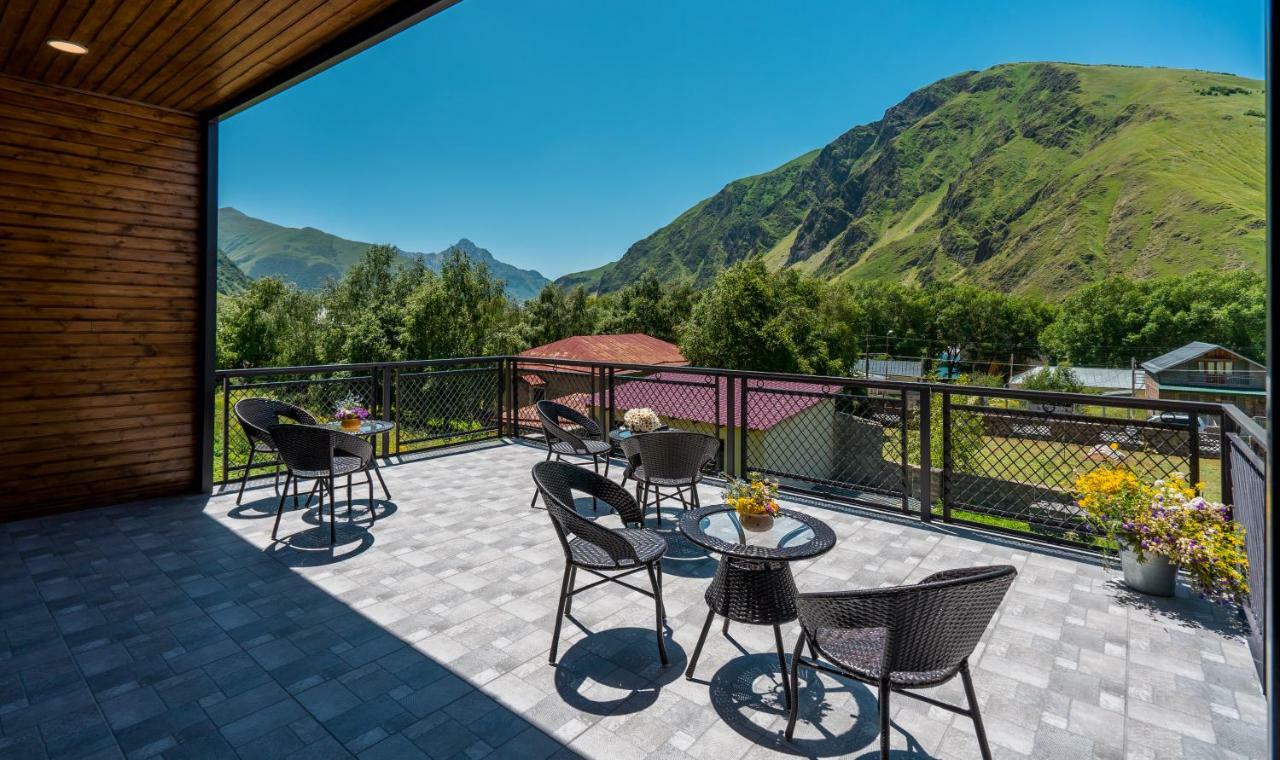Travel Inn Kazbegi Stepantsminda Exterior foto